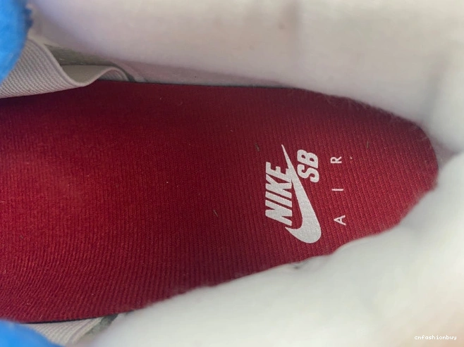 4 DR5415-104 Retro Jordan SB 0816